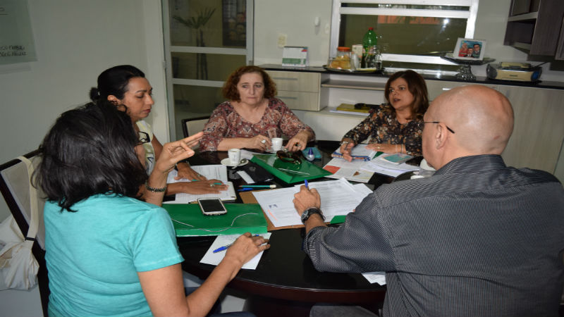 Professores da Mesa Técnica definem estratégias para buscar cumprimento de acordo de greve