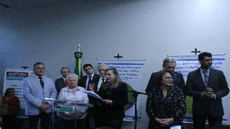 Frente Parlamentar pela Auditoria da Dívida é lançada em Brasília