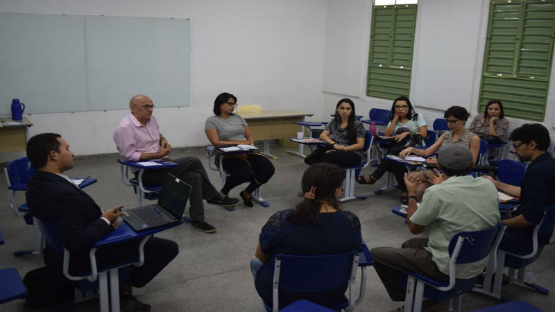 Campanha “Oito Campi uma só Luta” promove reunião com professores de Patos