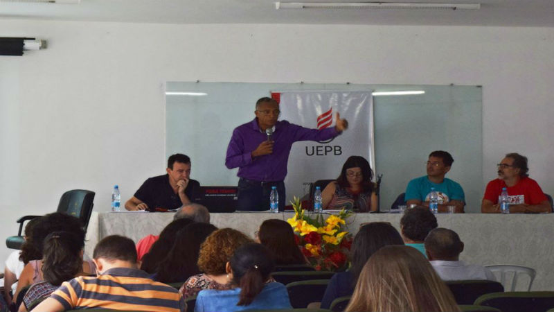 Comando de Greve realiza seminário e discute dívida pública, UEPB e orçamento do estado