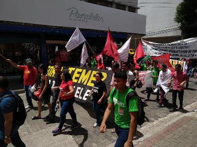 Milhares de trabalhadores vão às ruas em defesa da Previdência pública