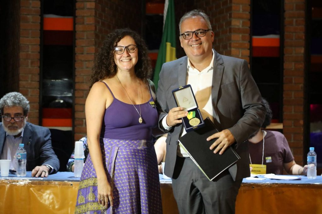 ANDES-SN recebe Medalha Chico Mendes de Resistência
