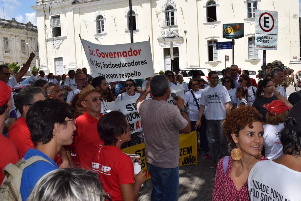Servidores estaduais protestam em defesa da  previdência pública e proposta de reforma