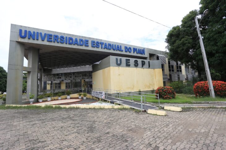 Sem diálogo, governo do Piauí envia para votação projetos que agravam problemas da Uespi