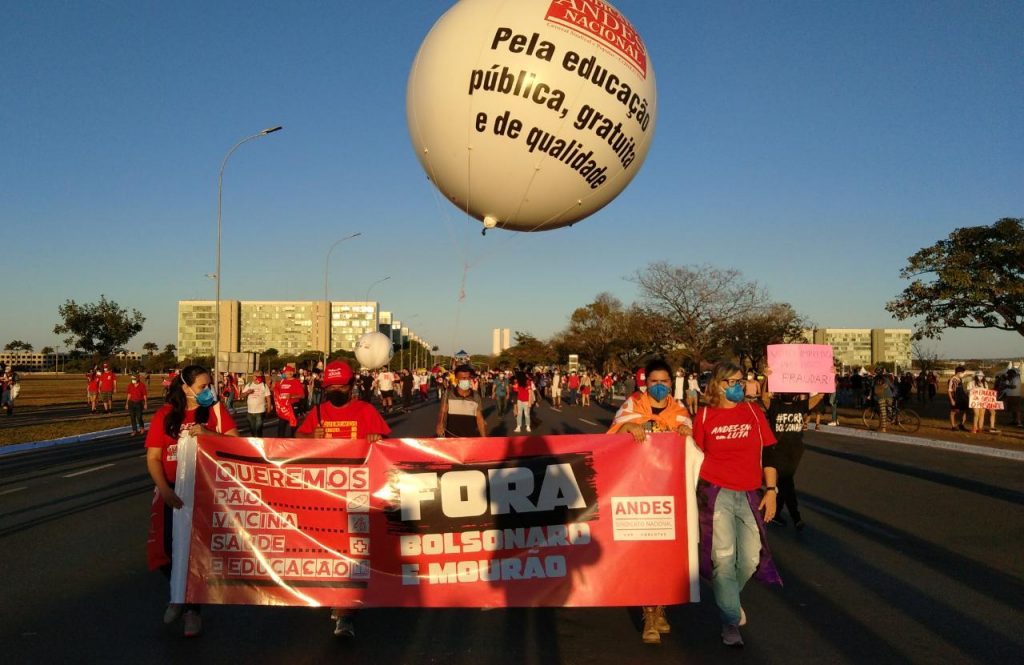 24J: As ruas de todo o país exigem Fora Bolsonaro