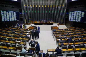 Câmara deve votar PEC dos Precatórios em 2° turno nesta terça (8/11)