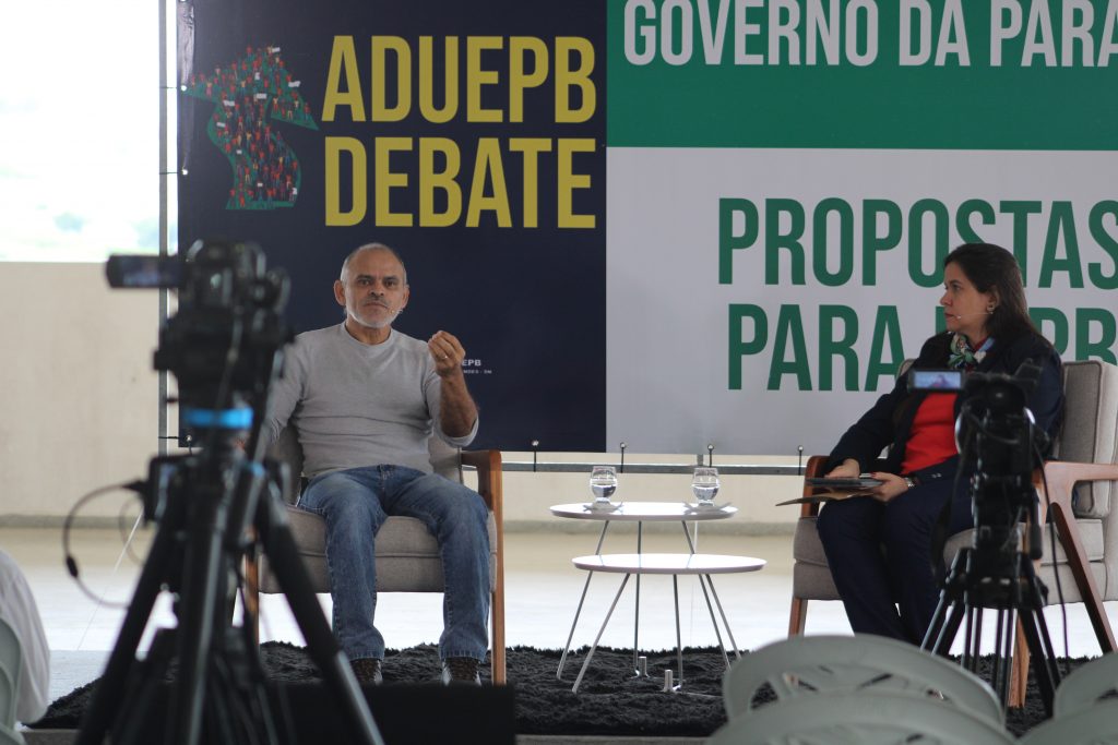 Candidato do PSTU participa de debate da ADUEPB e garante cumprir Lei da Autonomia da Universidade