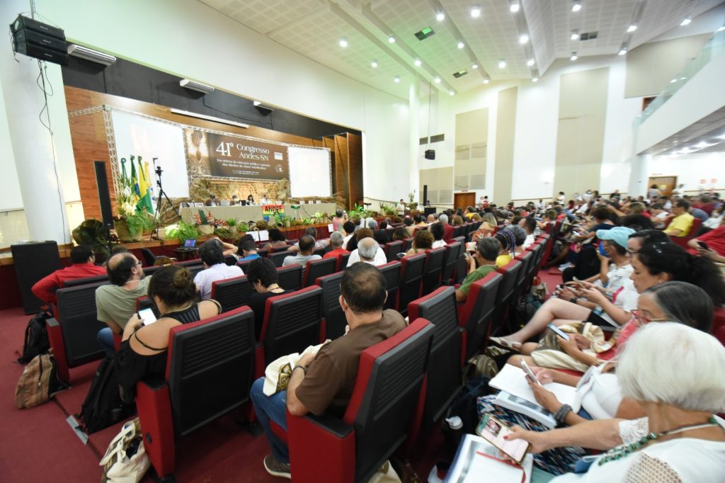 41º Congresso: revogação das contrarreformas, unidade na luta por direitos e contra as opressões pautaram debate de Conjuntura