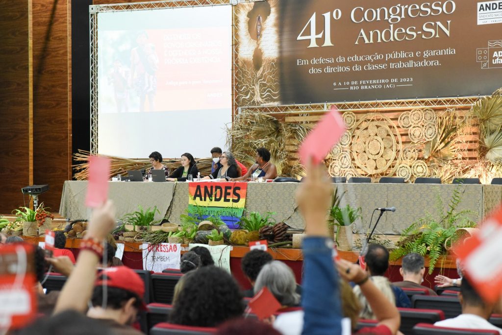 Planos de Lutas dos Setores das Iees e Imes é aprovado no 41º Congresso