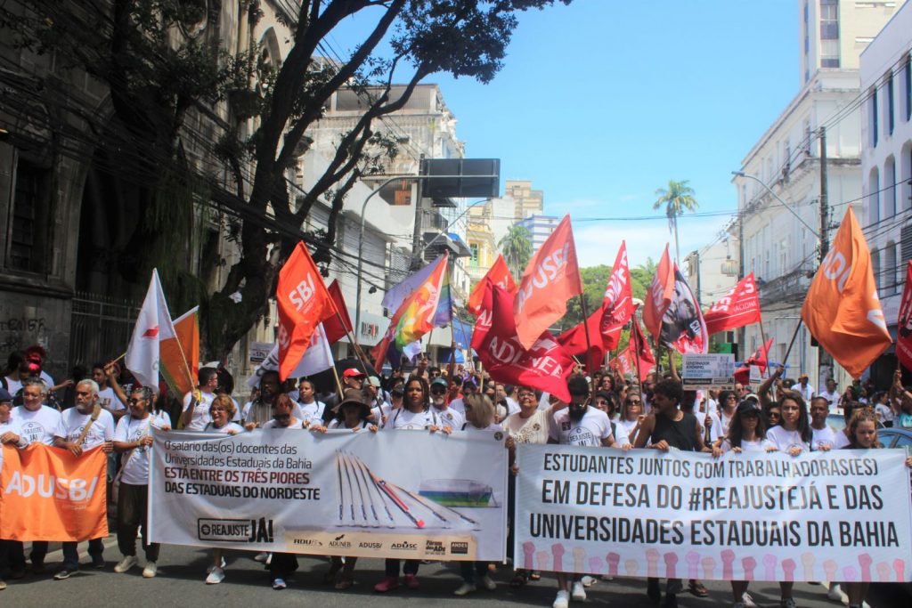 Docentes de universidades estaduais se mobilizam por reajuste, data-base e melhores condições de trabalho