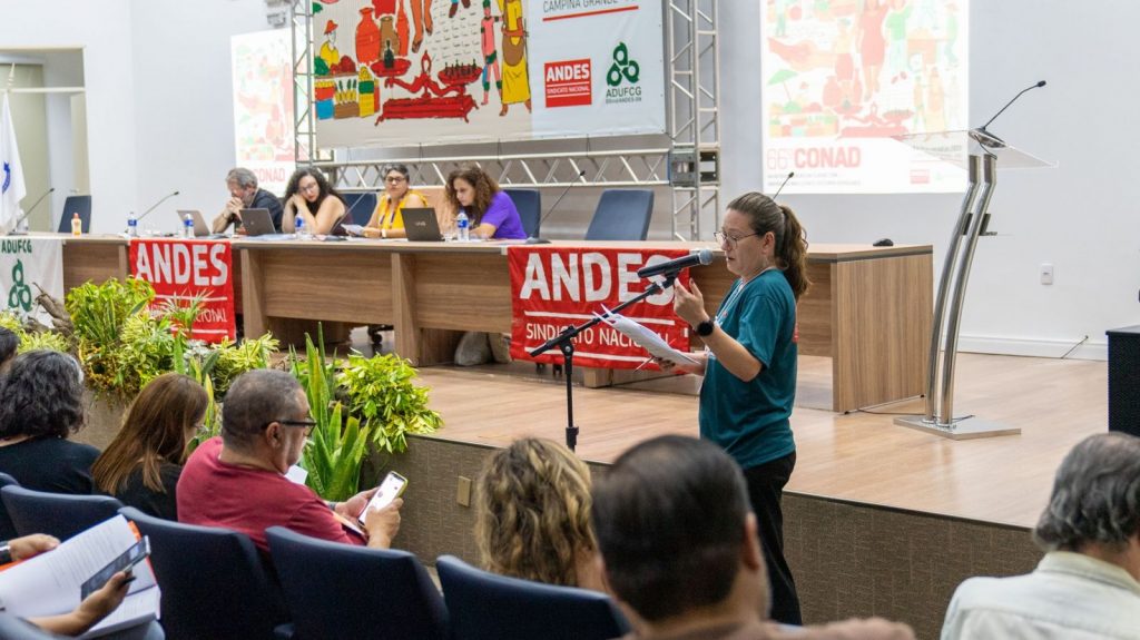 Segundo dia do 66º Conad delibera sobre saúde docente, carreira, comunicação e artes