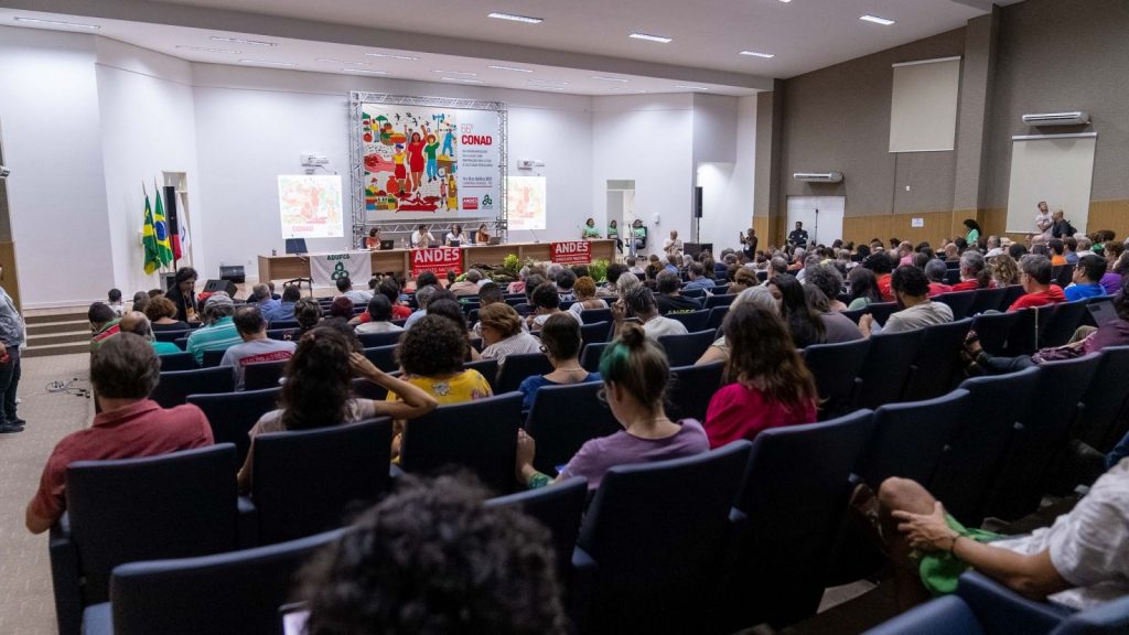 66º Conad: Debates de conjuntura expressaram diversidade de posições da categoria