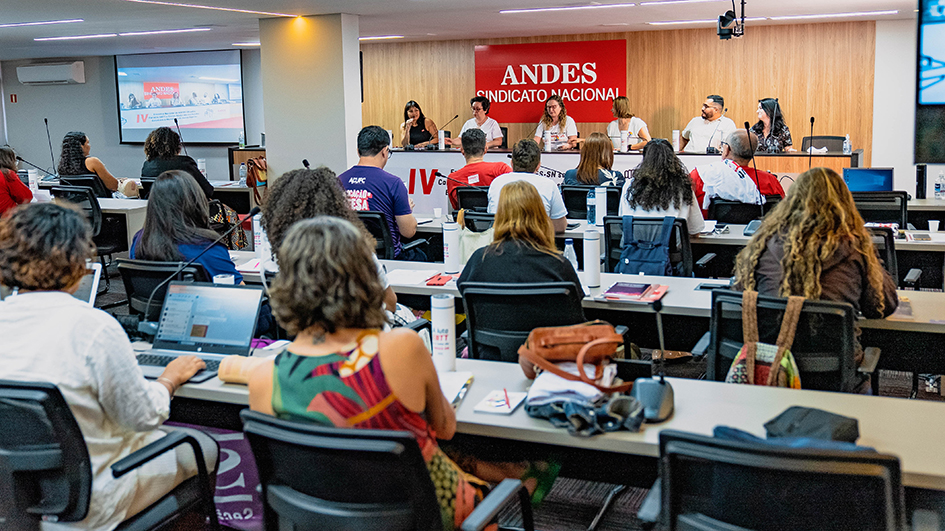 Luta conjunta e relatos de experiências marcam primeiro dia do IV Encontro sobre Carreira EBTT e Ensino Básico das Iees/Imes