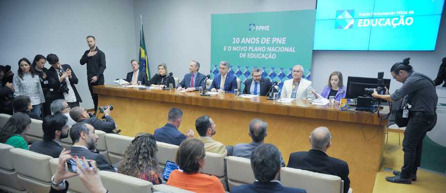 A meta é reduzir a meta: PL do novo Plano Nacional da Educação chega à Câmara dos Deputados