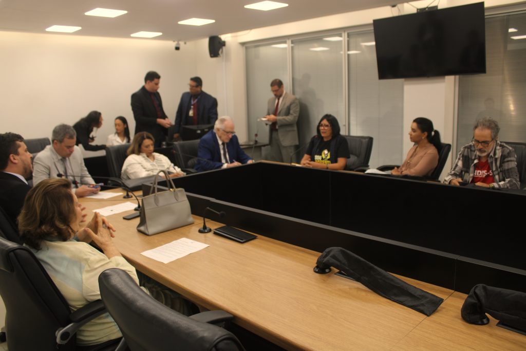 Comissão de Educação da ALPB realizará reuniões com Governo, PGE, TCE e Reitoria sobre crise orçamentária da UEPB