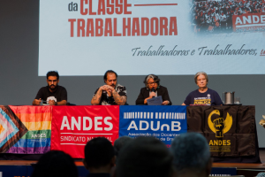 Desafios para a reorganização da classe trabalhadora foram discutidos no primeiro dia de seminário do ANDES-SN
