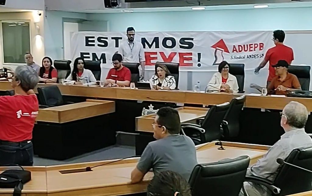 Comissão de Educação da Assembleia Legislativa atuará para intensificar negociações sobre crise orçamentária da UEPB e greve das/os professoras/es