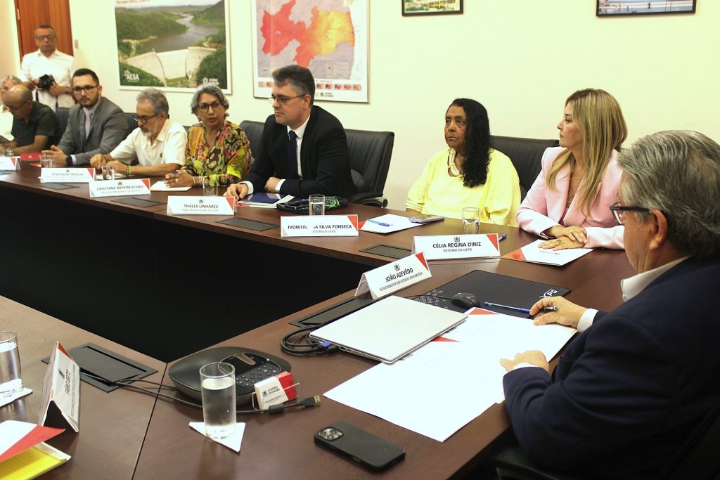 ADUEPB cumpre deliberação de assembleia e formaliza acordo com Governo para pagamento do retroativo das progressões funcionais