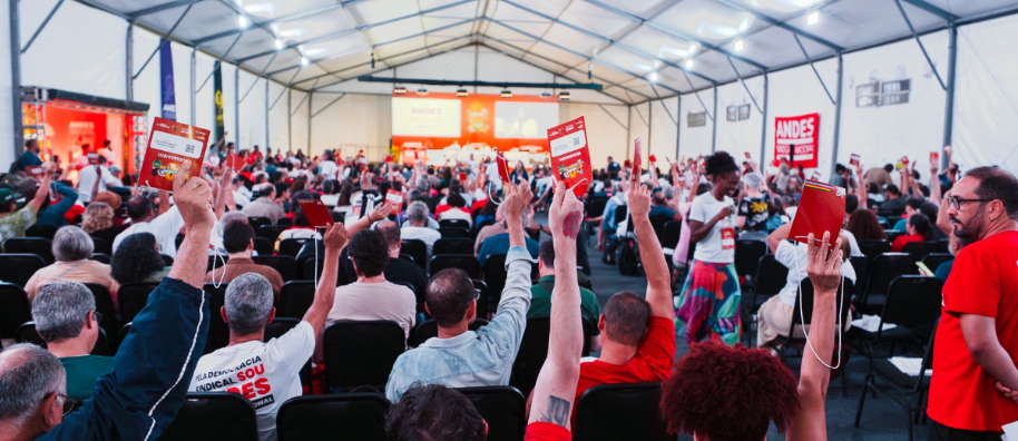 Docentes aprovam Plano de Lutas para os Setores do ANDES-SN