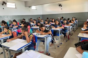 Leilão de escolas em Minas Gerais escancara avanço da privatização na educação pública
